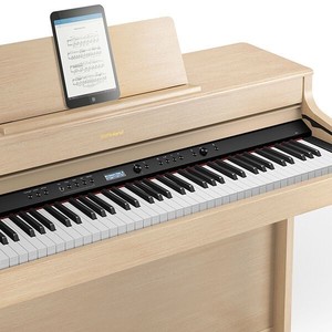  ROLAND HP702-LA Açık Meşe Dijital Piyano (Tabure & Kulaklık Hediyeli)