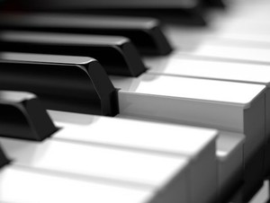  ROLAND HP704-WH Beyaz Dijital Duvar Piyanosu (Tabure & Kulaklık Hediyeli)